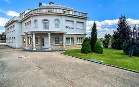 Casablanca Hotel Studios